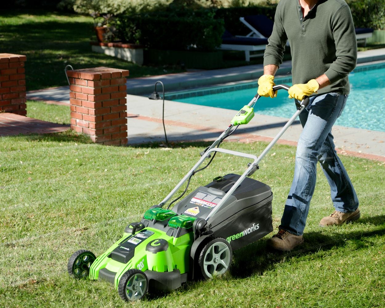 Green Deals: BLACK+DECKER 20-inch 40V Electric Lawn Mower $249, more